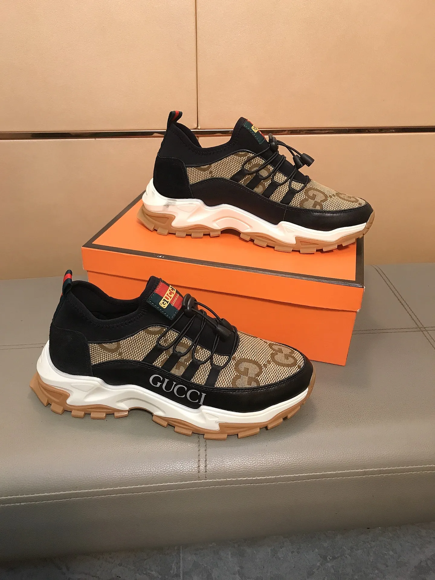 Men's shoes 240 👟👟〈GUCCI〉 New casual shoes, luxury and fashionable high-end products👉👉The perfect last shape makes this shoe immediately create a strong aristocratic atmosphere. Imported cowhide + brand printed fabric, sheepskin feet, rubber outsole super wear-resistant😍☕️Number of yards: 38～44